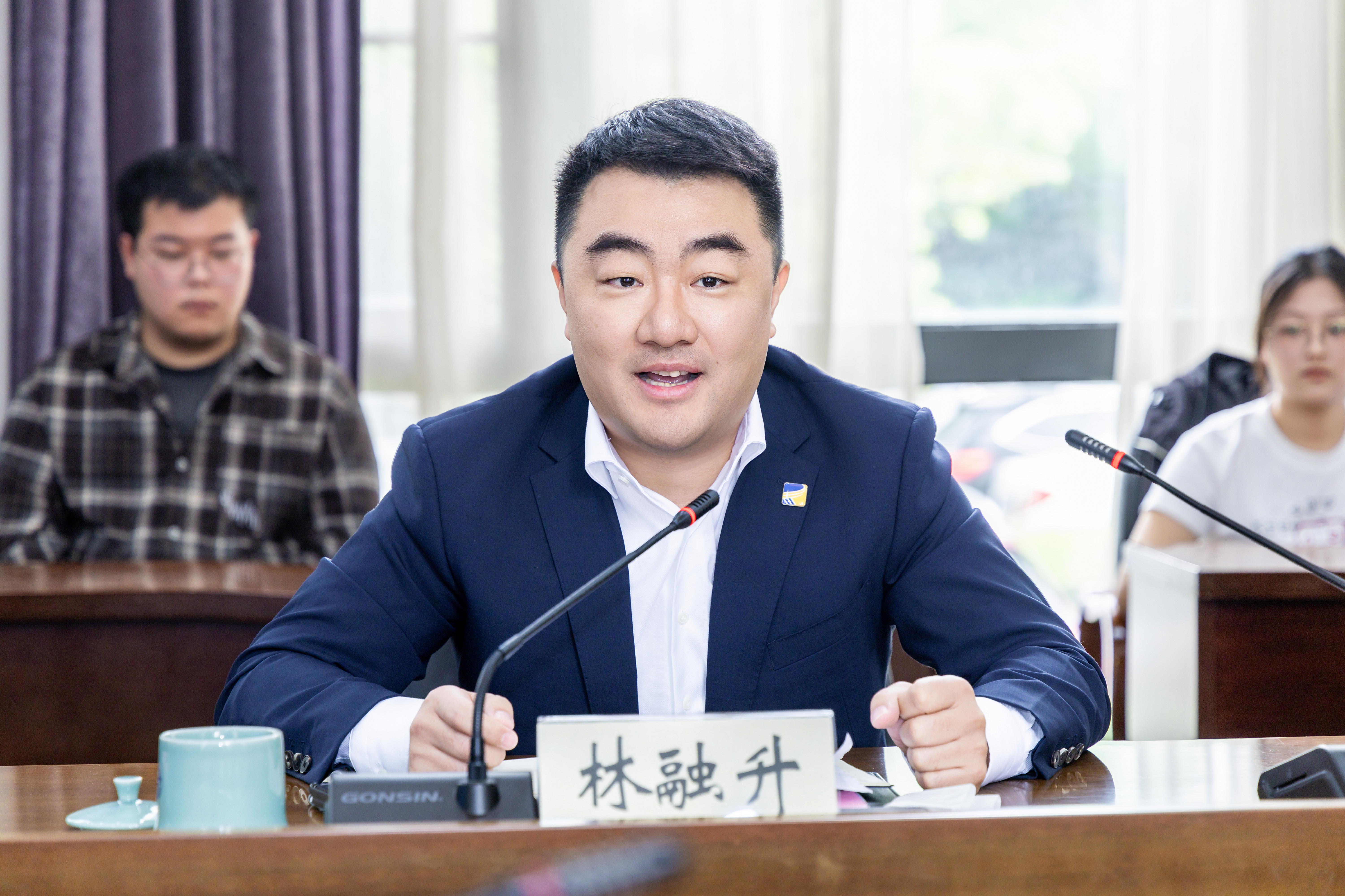 20250507-巨融能源(新疆)股份有限公司与学校战略合作协议签约仪式-232.jpg