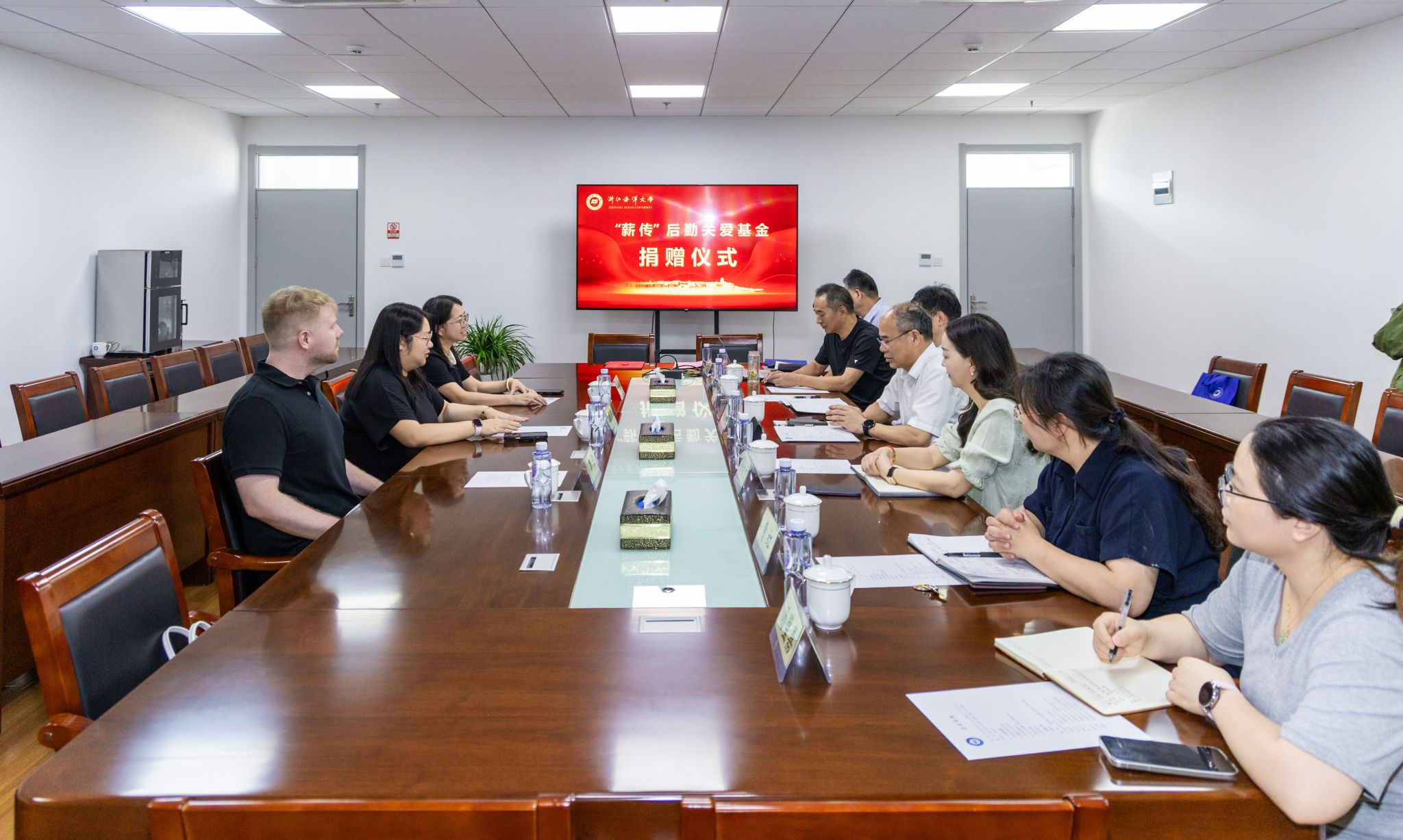 20260918-“薪传”后勤关爱基金捐赠仪式-30.jpg