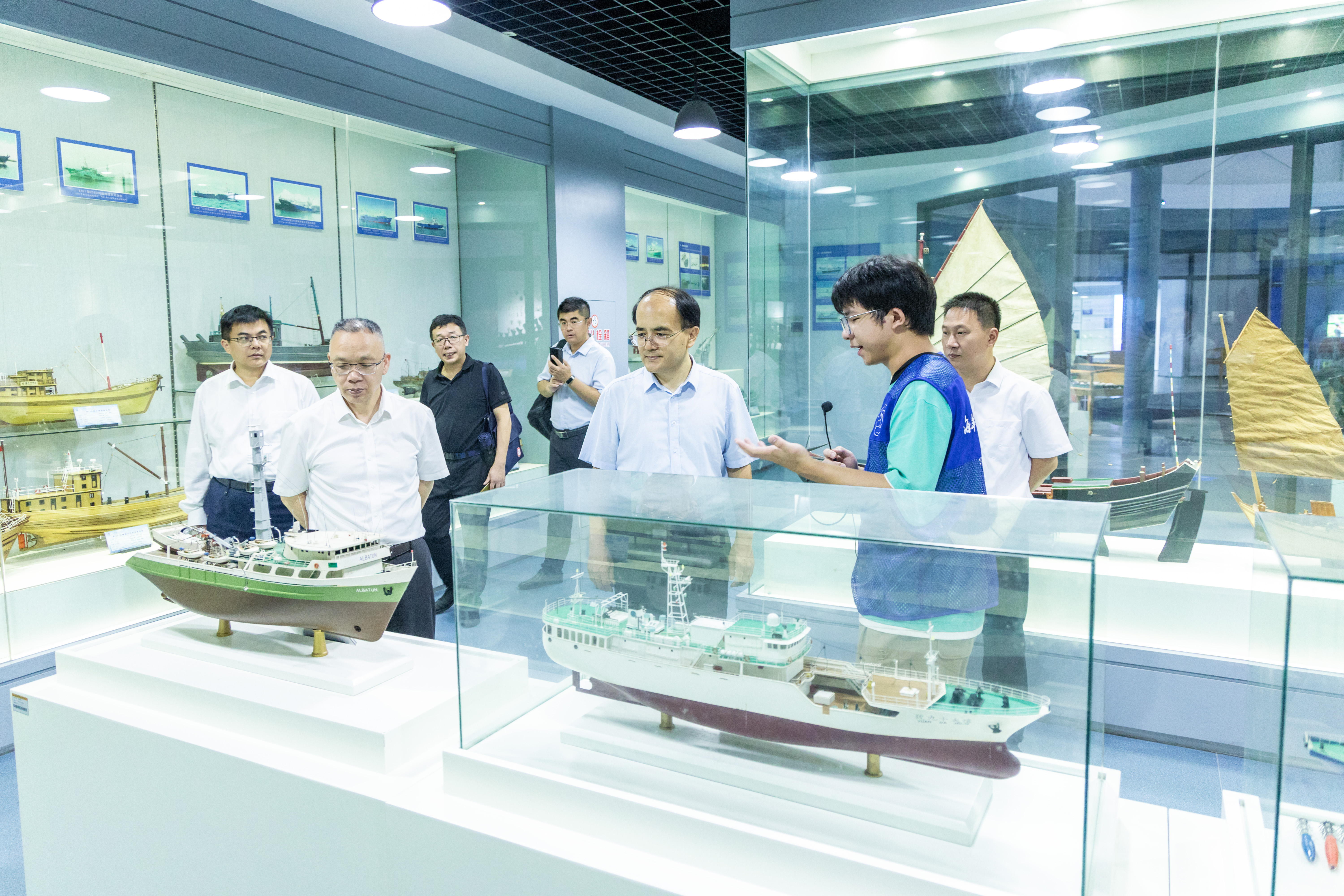 20250924-菏泽学院党委书记黄富峰一行来校调研-62.jpg