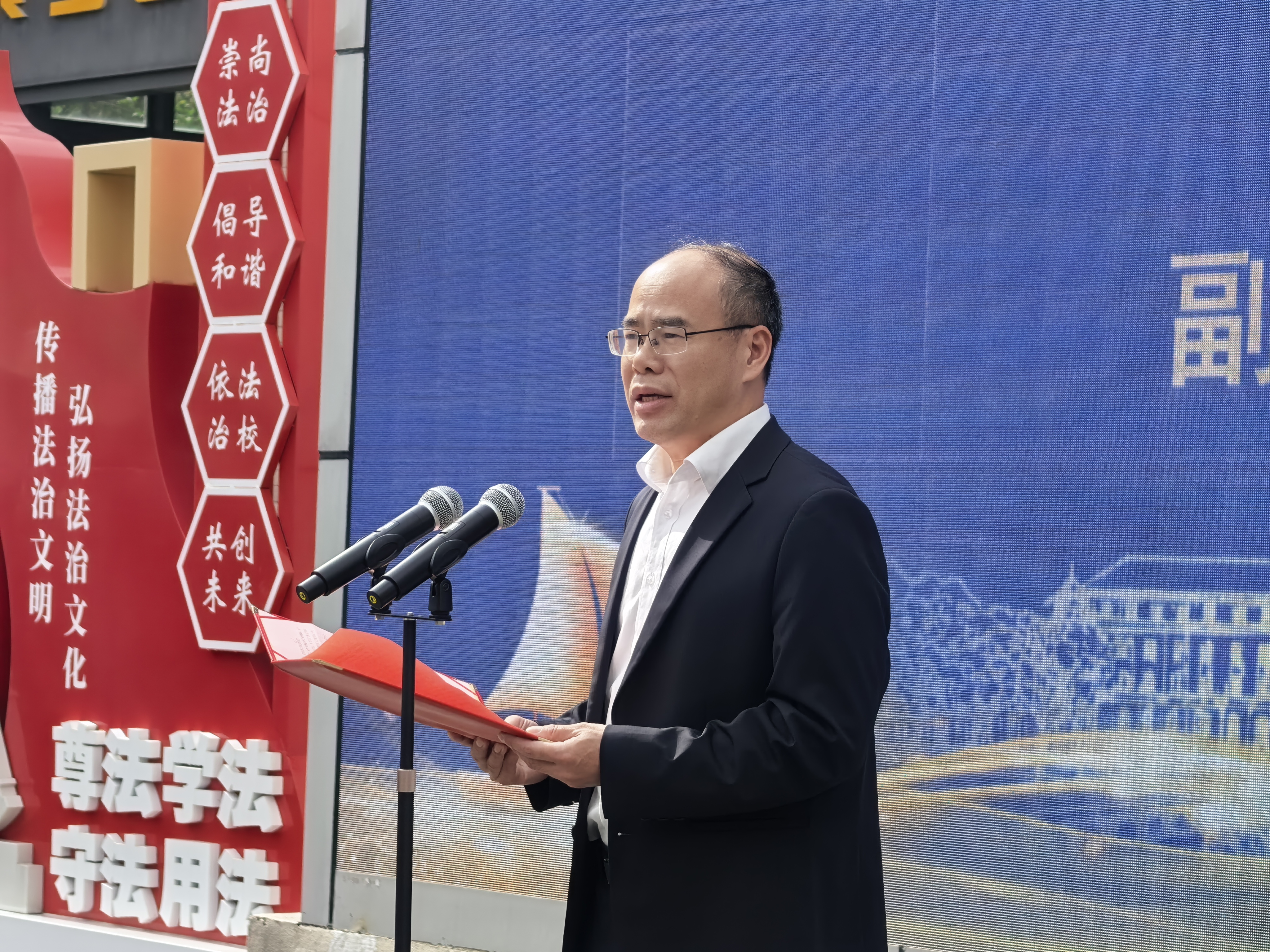 be8fd1d23cc4afcdedbd916de064923b.jpg be8fd1d23cc4afcdedbd916de064923b.jpg