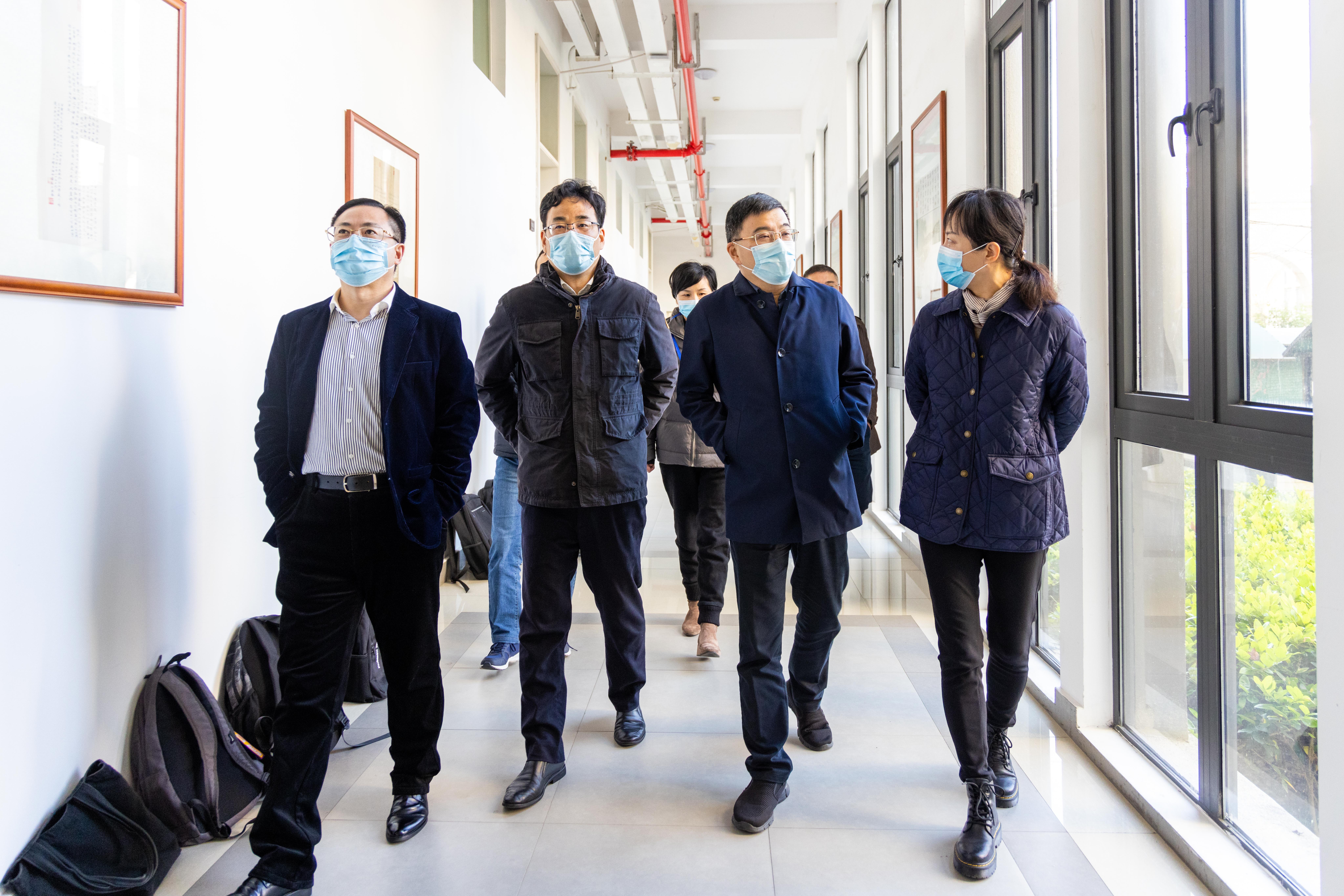 20211218浙江省教育厅专职副总督学舒培冬来校检查工作5.jpg