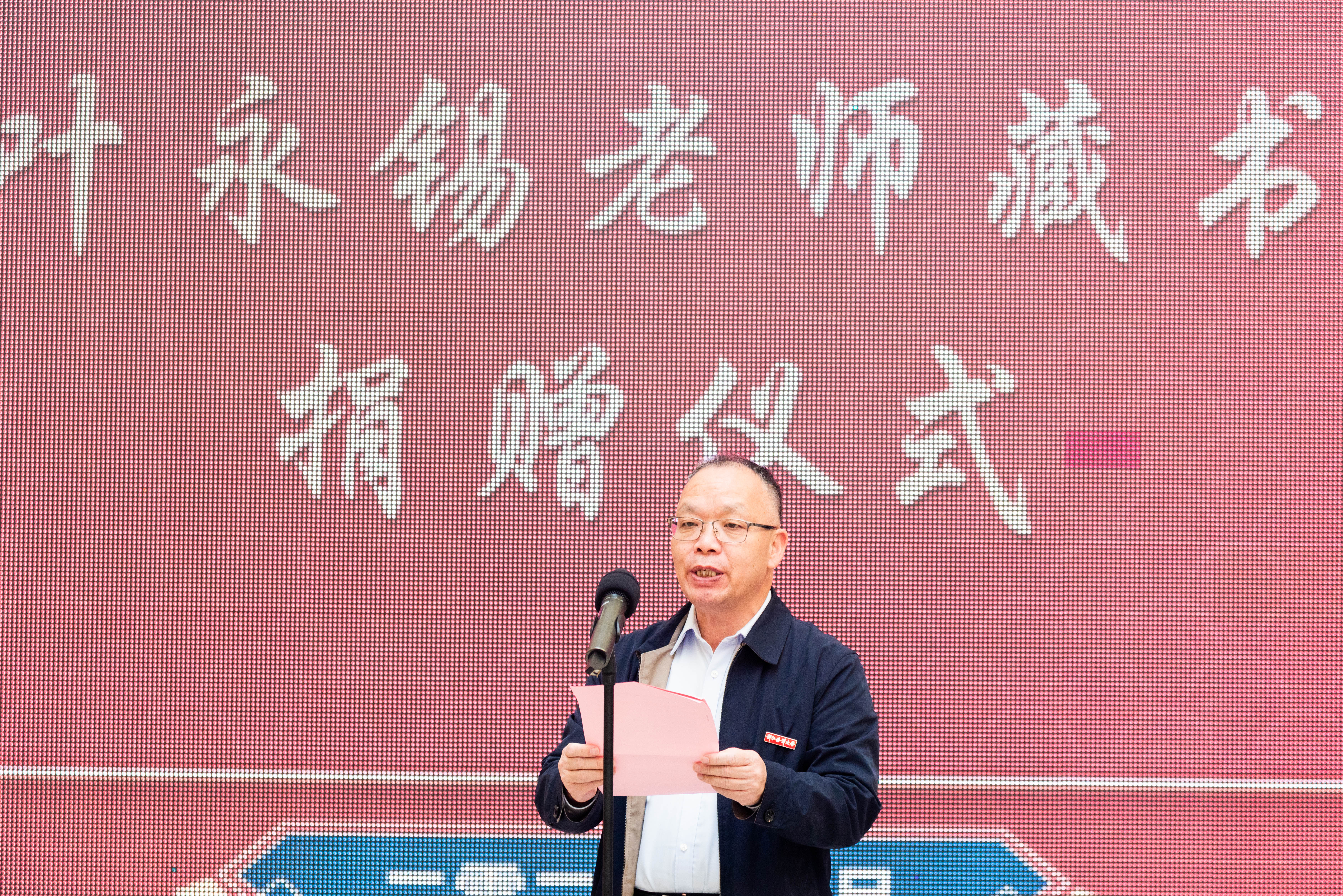 20221011藏书捐赠仪式(何轶佳) (14).jpg