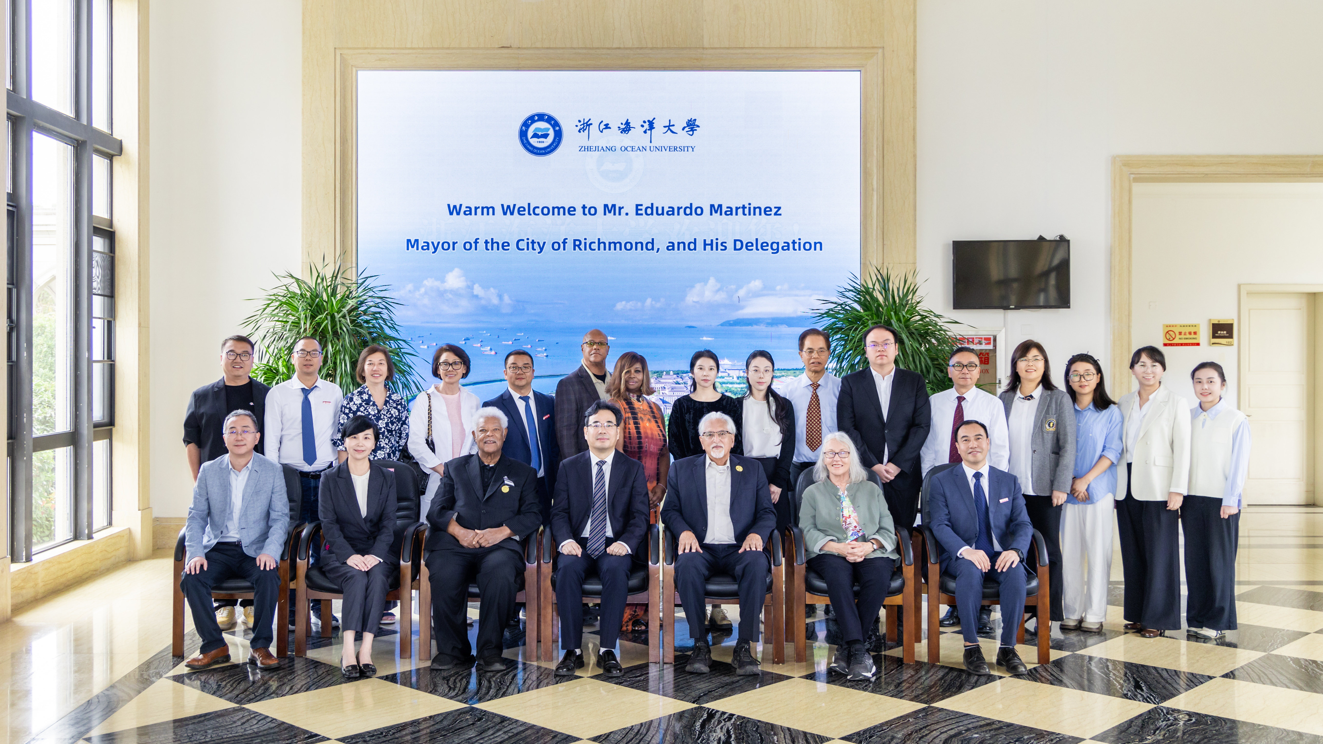 20251030-美国里士满市市长马丁内兹·爱德华 一行来校-235.jpg